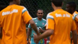 Equipe já realiza trabalhos físicos (Foto: Bruno Haddad)