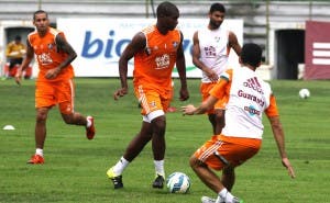 Marlon fala em recuperar fora pontos perdidos pelo Fluminense em casa (Foto: Nelson Perez - FFC)