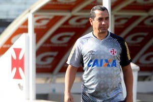 Zinho lembra que Fluminense ainda tem aspirações no Campeonato Brasileiro