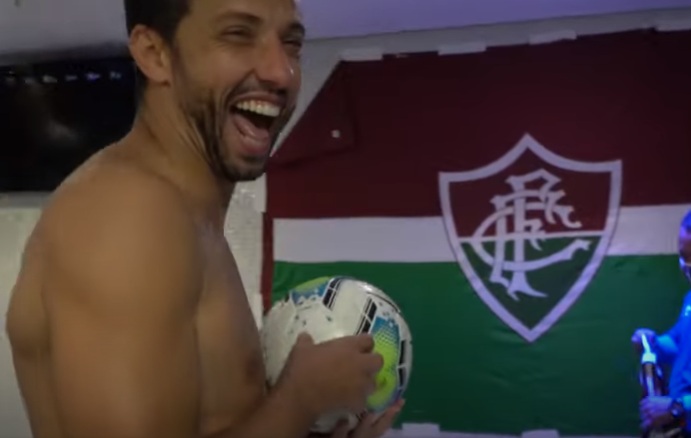 Discurso Inflamado De Odair E Bola Do Hat Trick Assinada Pelo Elenco