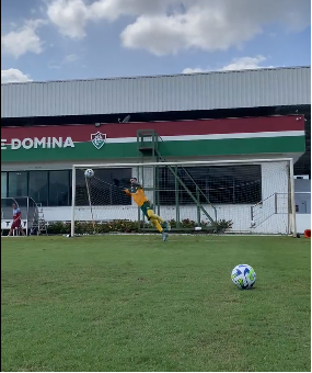 Vídeo Fluminense faz último treinamento antes da viagem ao Peru