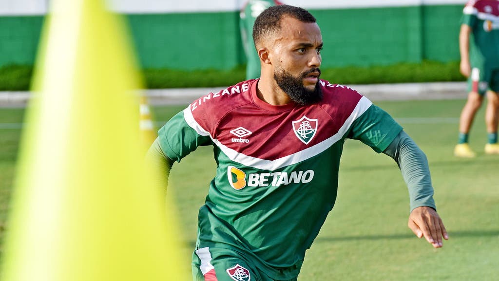 Apesar do resultado, Samuel Xavier elogia atuação do Fluminense
