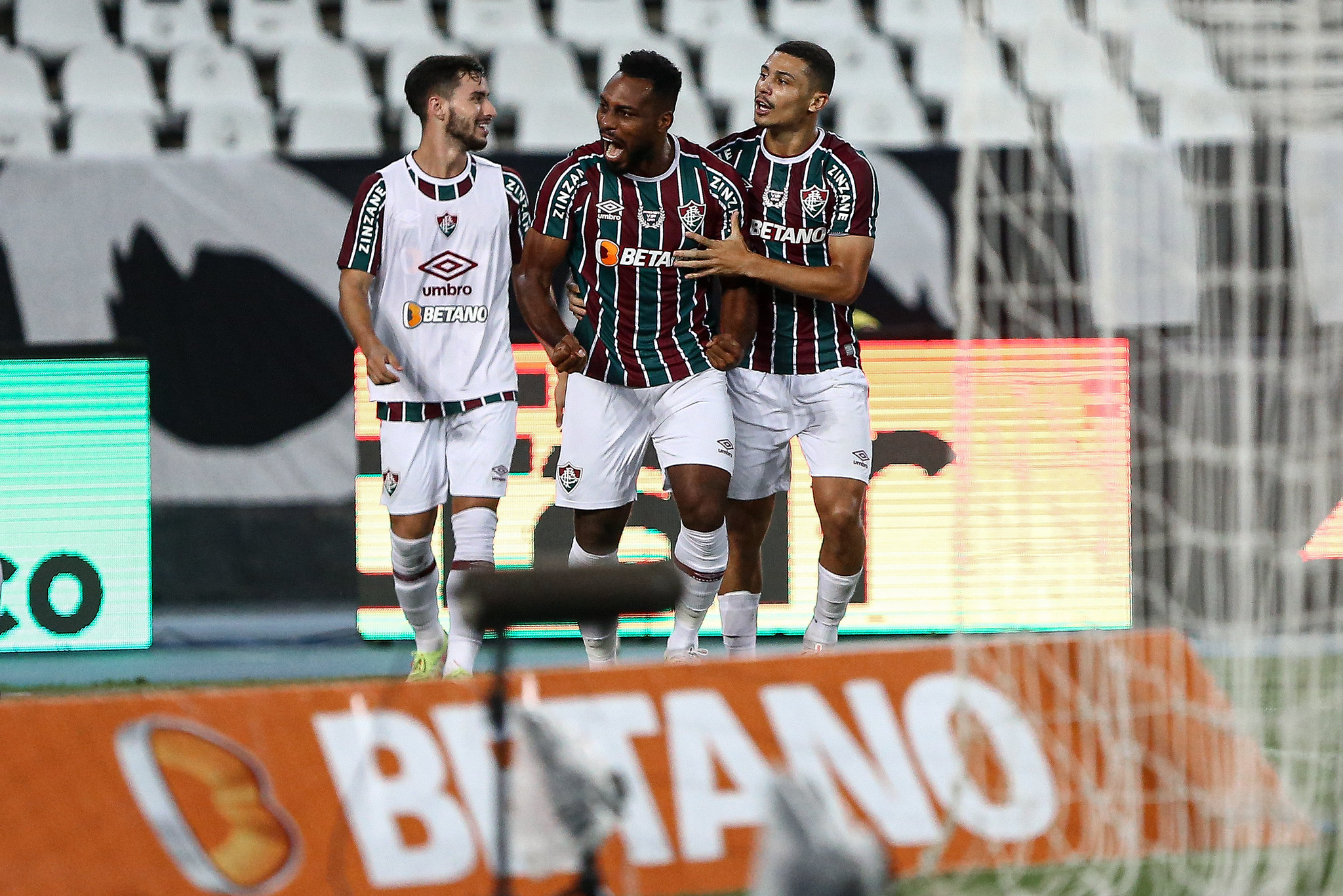 Fluminense registra dois anos de vitória sobre o Botafogo na caminhada