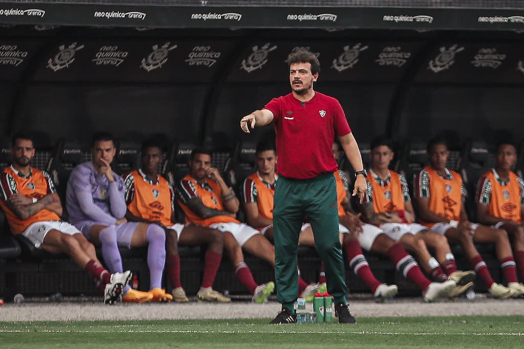 Comentaristas avaliam mudanças de rota para Diniz no Fluminense em 2024