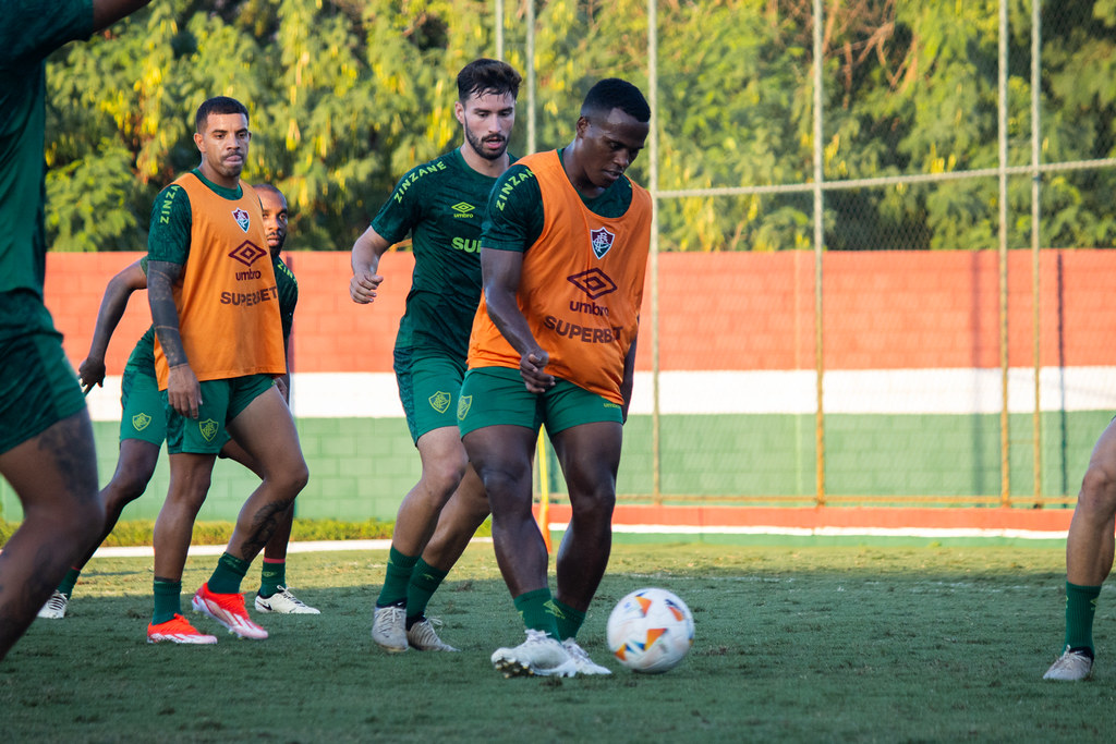 Direito A Gola O De Diogo Barbosa Veja Como Foi O Treino Do