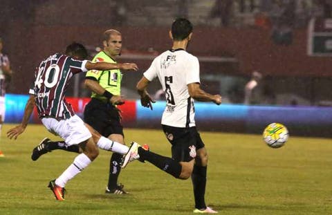 fluminense corinthians gustavo scarpa