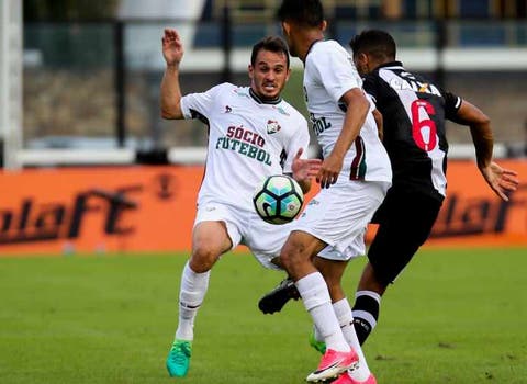 Gustavo Scarpa culpa vacilo por derrota do Fluminense