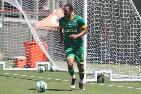 Vasco perde zagueiro para jogo contra o Fluminense