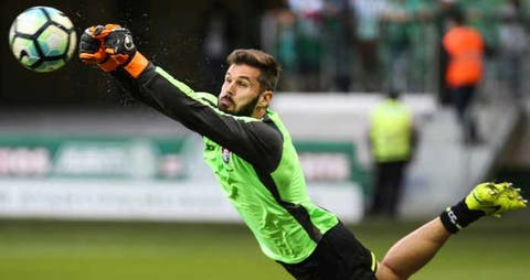 Titular, Júlio César afirma ainda ter muito a evoluir no Fluminense