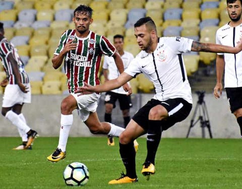 Scarpa atribui derrota contra o Corinthians a mais um vacilo em bola parada