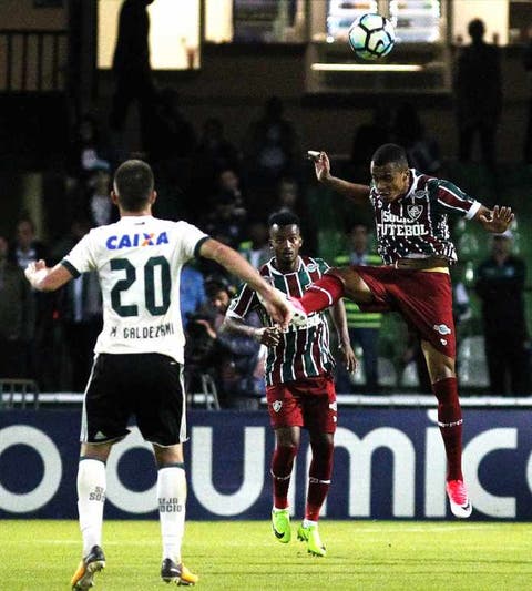 Marlon Freitas confia em evolução gradual e promete dar alegrias à torcida do Flu