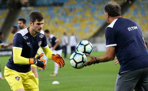 Júlio César, com antecedência, convoca torcida para jogar com o time no segundo turno