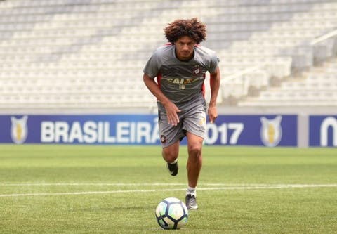 Atlético-PR divulga lista de relacionados para o jogo contra o Fluminense