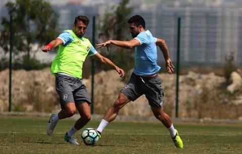 Fluminense tem dois zagueiros entre os principais ladrões de bola do Brasileiro