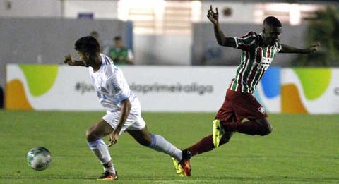 Matheus Alessandro admite ter pensado em largar o futebol na infância