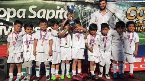 Flu observa jovens jogadores em torneio promovido por escolinha oficial no Chile