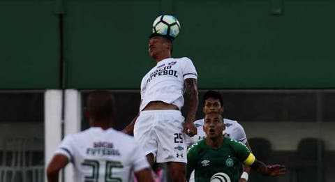 Reação interrompida! Flu não joga nada e cai diante da Chapecoense: 2 a 0