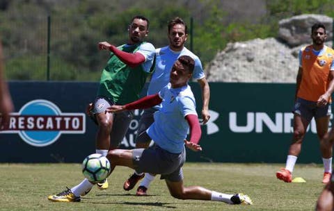 Lucas defende pensamento positivo para reação do Fluminense