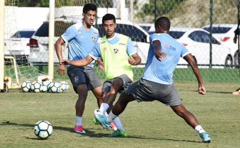 Ex-lateral do Fluminense é anunciado como reforço para o ataque da Ponte Preta