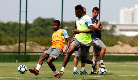 Fluminense não deve ter novidades na escalação além de lateral e atacante