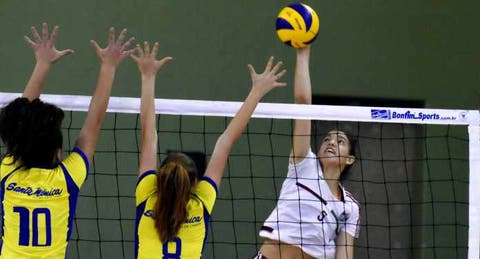 Interclubes feminino sub-15 de vôlei: Flu está na semifinal