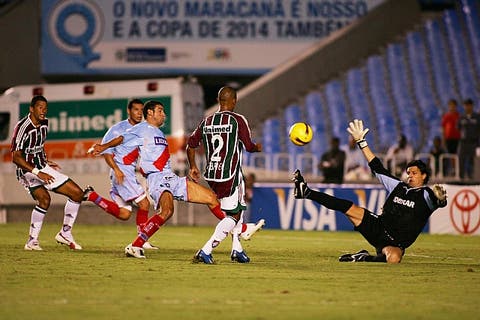 Ex-tricolor, Gabriel admite peso de salários atrasados para rendimento ruim de times