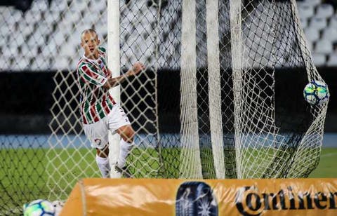 Marcos Júnior comemora momento positivo no Fluminense: