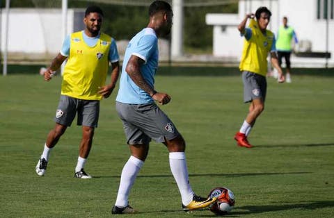 Pronto para ajudar em qualquer posição, Robinho revela preferência por setor