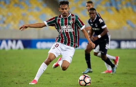 Cria do Fluminense, Gustavo Scarpa é procurado por rival do Rio