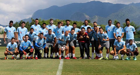 Fluminense recebe torcedor especial no Dia Mundial de Combate ao Câncer