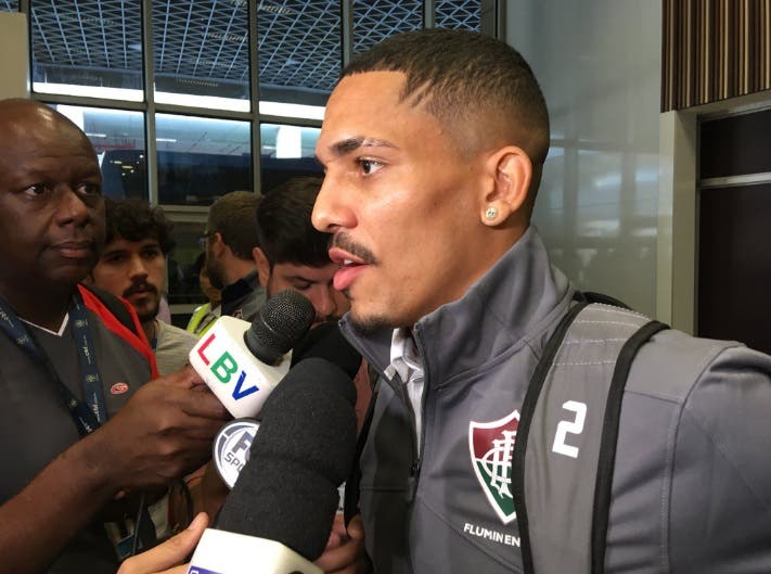 Gilberto, lateral do Fluminense, explica motivo de ter utilizado esparadrapo  no rosto, Fluminense