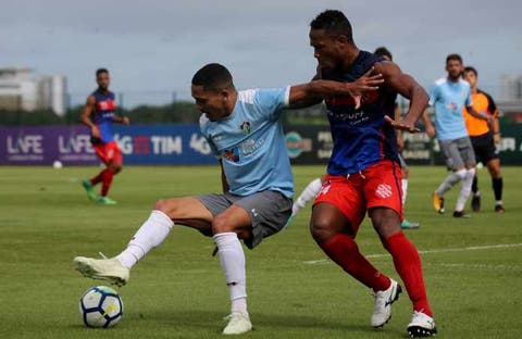 Em jogo-treino, Marcelo Oliveira sinaliza com implementação do 4-4-2