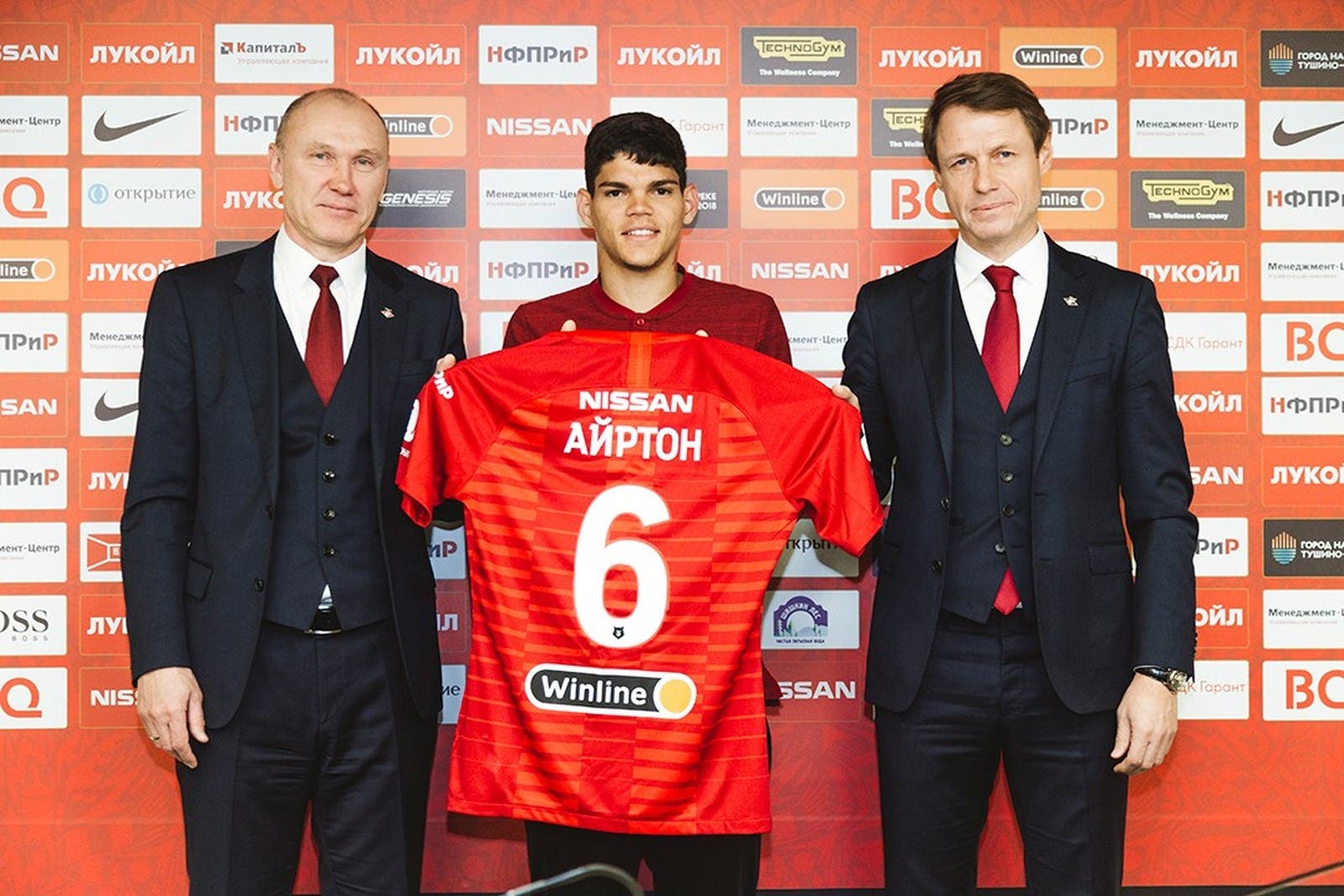 Ayrton Lucas é anunciado como novo reforço do Spartak Moscou