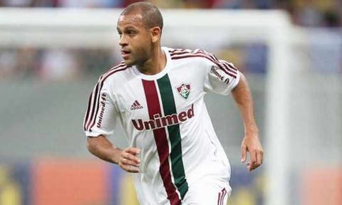 Aos 33 anos, ex-tricolor Carlinhos ainda nutre sonho de jogar na Europa