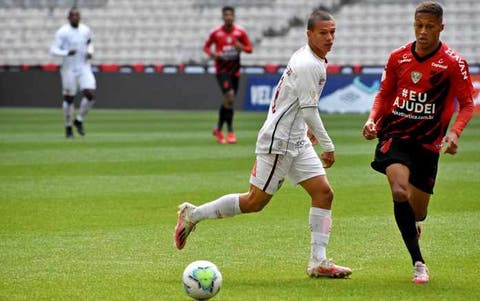 Calegari relata emoção por vitória em primeiro jogo como titular no Flu