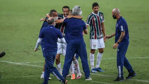 Odair avalia atuação do meio de campo tricolor e explica saída de Yuri