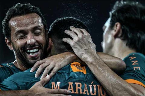 Odair aponta goleada sobre o Coritiba como