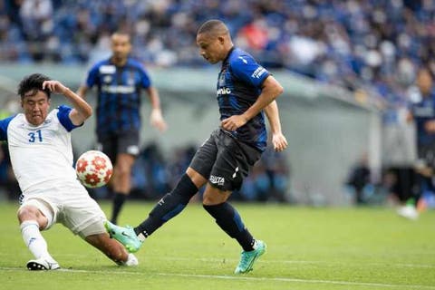 Ex-Fluminense, Wellington Silva celebra primeiro gol e vitória por time japonês