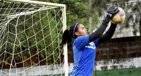 Fluminense comunica saída de goleira