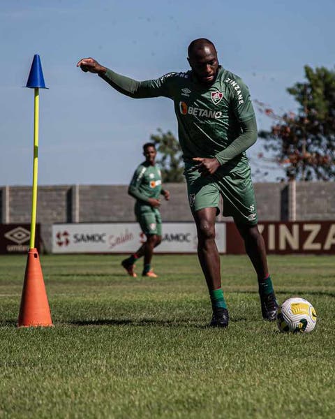 Manoel deve alcançar marca importante pelo Fluminense neste domingo