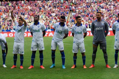 Goleiro do Avaí admite prejuízo em caso de jogo com portões fechados