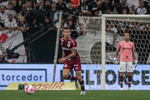 Fluminense corre o risco de não ter mais Calegari até o fim do ano