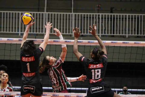 Fluminense volta a perder pela Superliga feminina de vôlei