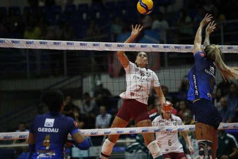 No tie-break, Fluminense perde para o atual campeão da Superliga de vôlei