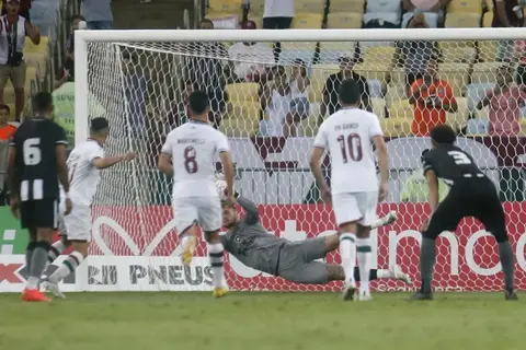 Calegari pênalti perdido Botafogo