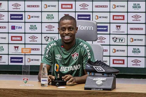 Mesma função de Arias? Keno avalia posicionamento onde pode ajudar o Fluminense