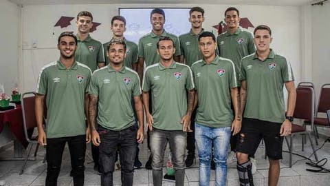 Fluminense homenageia jogadores de Xerém que se formaram no ensino médio