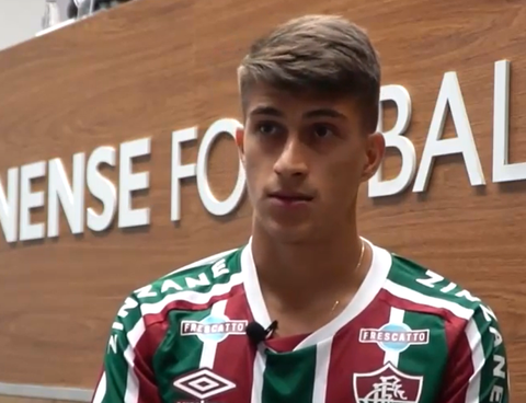 No Fluminense, Pirani admite responsabilidade por usar camisa que já foi de Deco