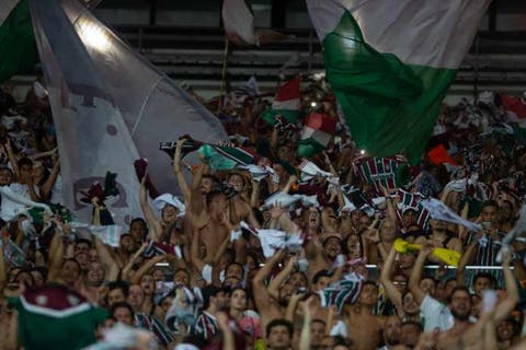 Repórter informa quantos ingressos faltam para torcida do Fluminense esgotar o setor Sul