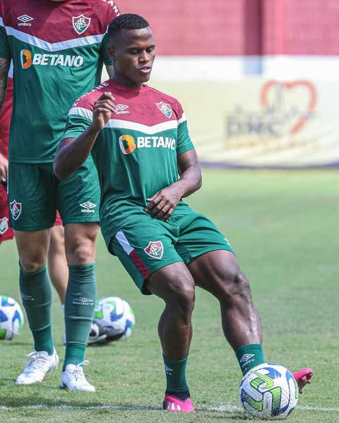 Jhon Arias confessa emoção por proximidade do centésimo jogo pelo Fluminense